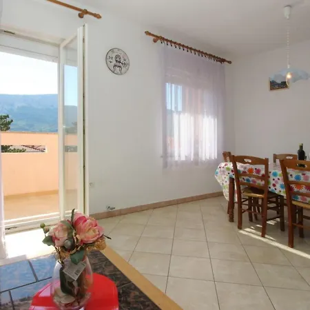 In Mit Eigenem Balkon By Interhome Διαμέρισμα