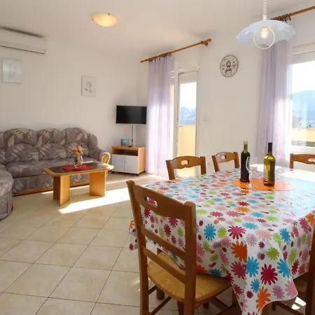 In Mit Eigenem Balkon By Interhome Διαμέρισμα