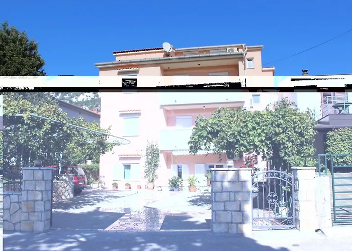 In Mit Eigenem Balkon By Interhome * 巴斯卡