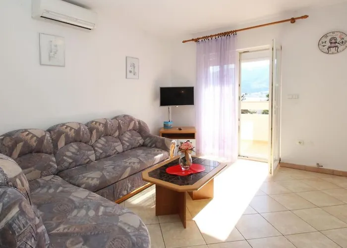 In Mit Eigenem Balkon By Interhome דירה *